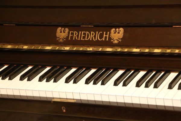 פסנתר למכירה Friedrich